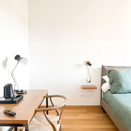 Hotel Glass House - Smart & Parking