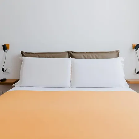 Glass House - Smart & Parking Hotel 4*