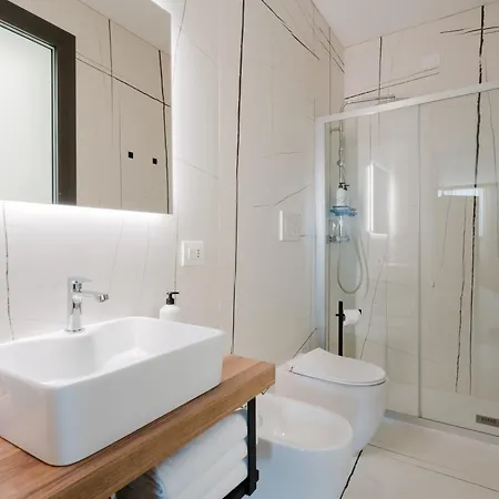 Glass House - Smart & Parking Hotel Lecce