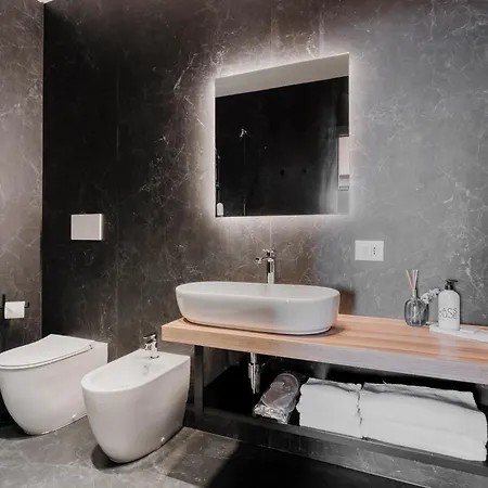 Glass House - Smart & Parking Hotel 4*