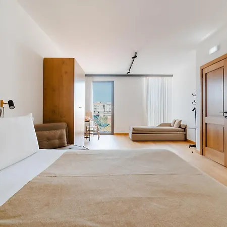 Glass House - Smart & Parking Lecce