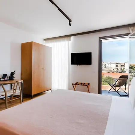 Hotel Glass House - Smart & Parking