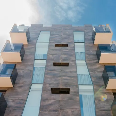 Glass House - Smart & Parking Hotel Lecce