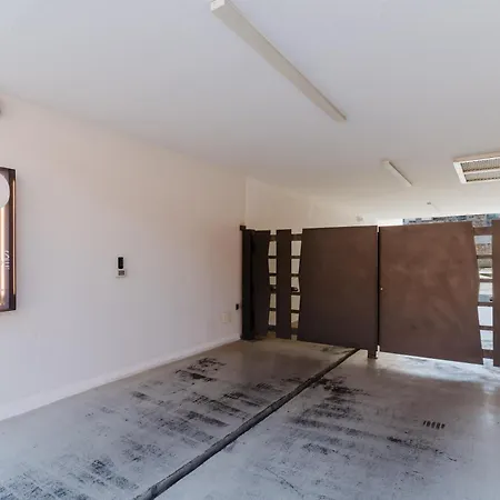 Glass House - Smart & Parking 4* Lecce