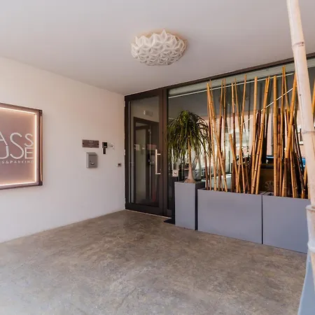 Glass House - Smart & Parking Lecce