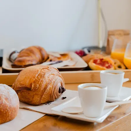 Glass House - Smart & Parking Hotel 4*