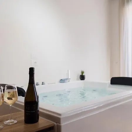 Glass House - Smart & Parking Hotel