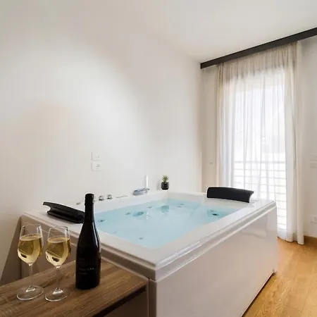 Glass House - Smart & Parking Hotel Lecce
