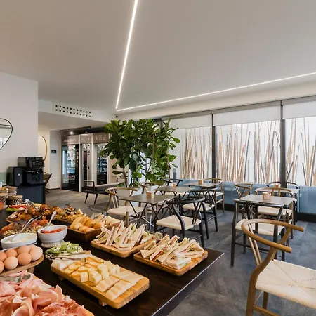 Hotel Glass House - Smart & Parking Lecce