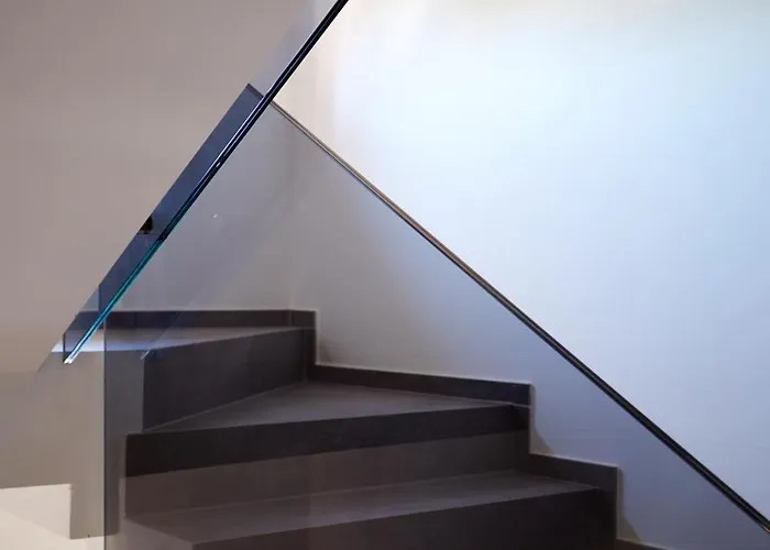 Glass House - Smart & Parking Szálloda